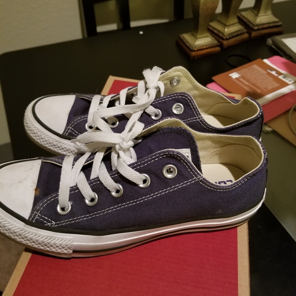 Navy Blue Low top Converse